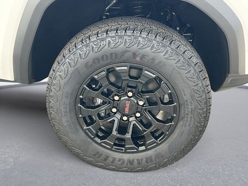 New 2026 GMC Canyon Elevation RWD image 32