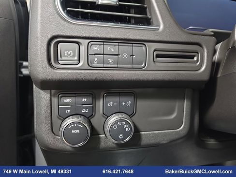 Used 2024 Chevrolet Suburban RST w/ Luxury Package image 25