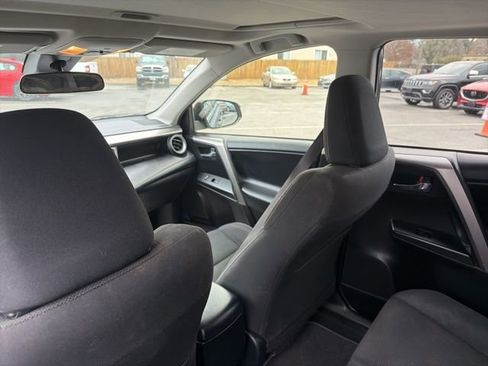Used 2017 Toyota RAV4 XLE w/ Convenience Package image 30