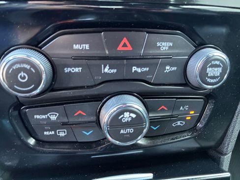 Used 2023 Chrysler 300 S w/ Comfort Group image 10