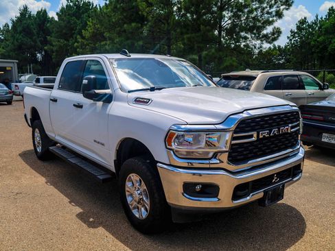 Used 2023 RAM 2500 Big Horn w/ Level 1 Equipment Group AWD/4WD image 1