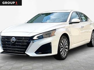 Used 2023 Nissan Altima 2.5 SV w/ SV Premium Package AWD/4WD video 1