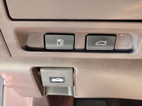 Used 2018 Lexus LS 500 500 Base w/ Luxury Package image 38