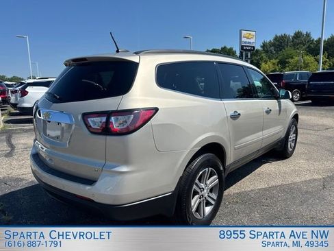 Used 2017 Chevrolet Traverse LT AWD/4WD image 3