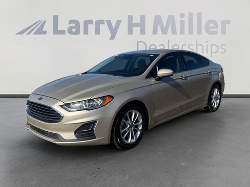 Used 2019 Ford Fusion SE image 1