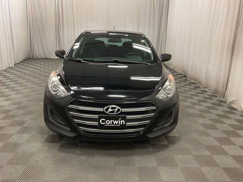 Used 2016 Hyundai Elantra GT FWD image 2