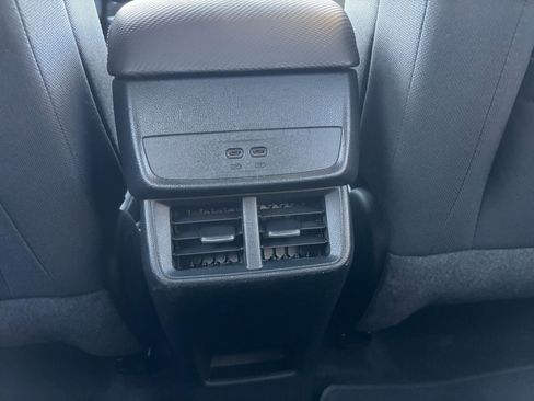 Used 2025 Chevrolet Equinox LT image 23