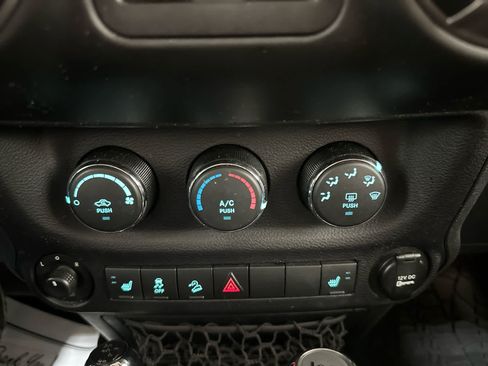 Used 2017 Jeep Wrangler Unlimited Sport w/ Quick Order Package 24S AWD/4WD image 15
