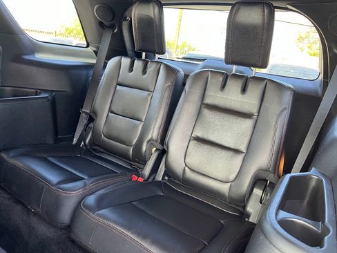Used 2018 Ford Explorer Sport AWD/4WD image 30