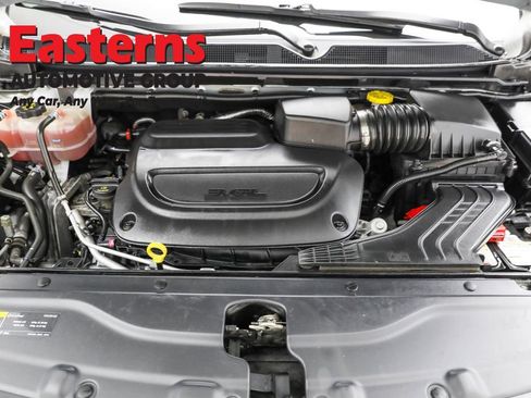 Used 2023 Chrysler Voyager LX FWD image 7