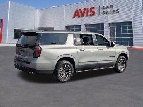 Used 2025 Chevrolet Suburban Z71 image 6