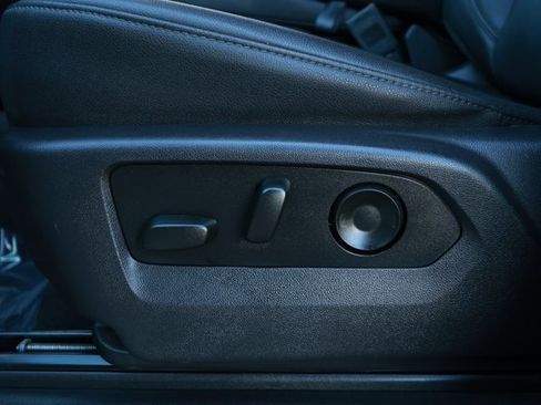 Used 2025 GMC Sierra 1500 SLT image 24