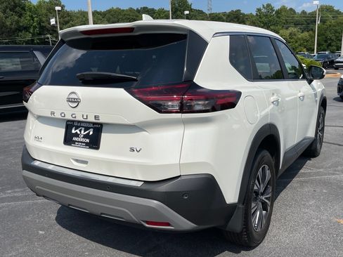 Used 2023 Nissan Rogue SV FWD image 3