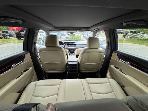 Used 2017 Cadillac XT5 Luxury w/ Driver Awareness Package image 45