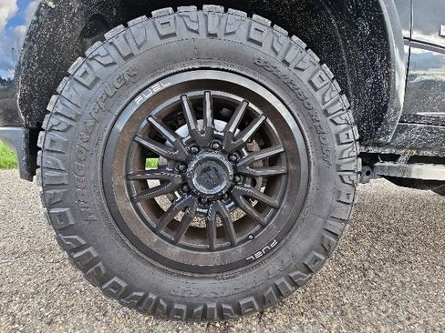 Used 2024 RAM 2500 Laramie AWD/4WD image 12