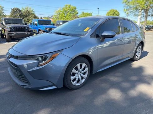 Used 2023 Toyota Corolla LE image 7