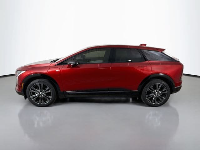 Used 2025 Cadillac Optiq Sport 2 w/ LPO, Floor Liner Package AWD/4WD image 4