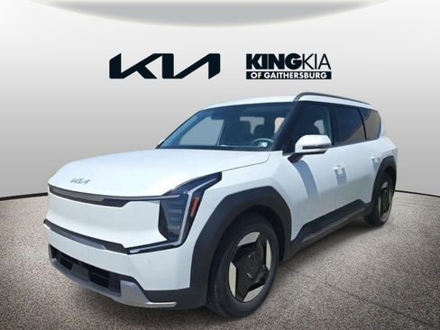 Certified 2024 Kia EV9 Wind AWD/4WD image 9