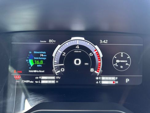 Used 2025 Toyota Tundra Limited AWD/4WD image 15