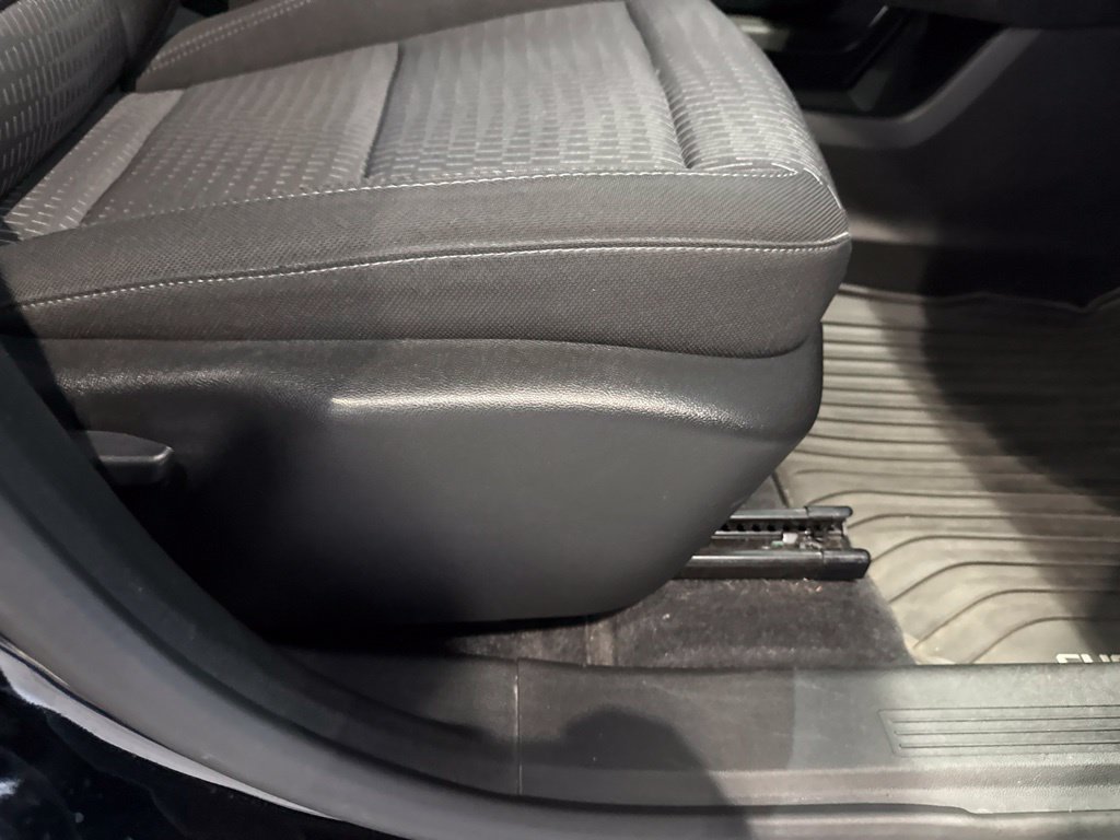 Used 2025 Chevrolet Equinox LT AWD/4WD image 13