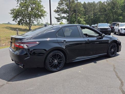 Used 2022 Toyota Camry SE w/ Convenience Package FWD image 12