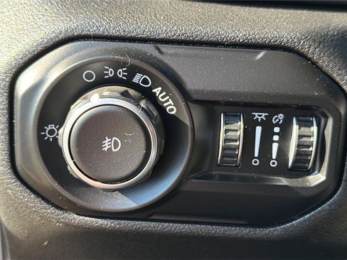 Used 2021 Jeep Wrangler Unlimited Sport AWD/4WD image 17