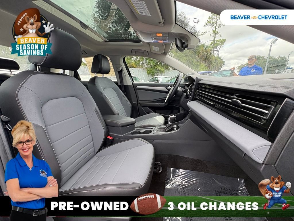 Used 2025 Volkswagen Jetta SE FWD image 23