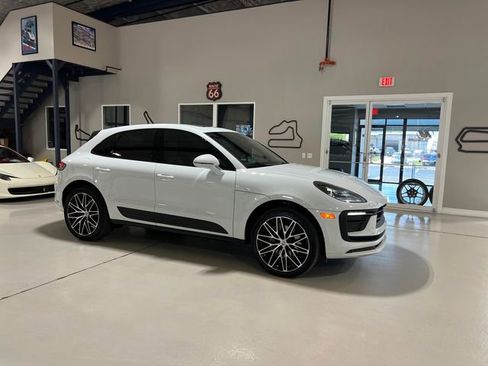 Used 2023 Porsche Macan Base image 59