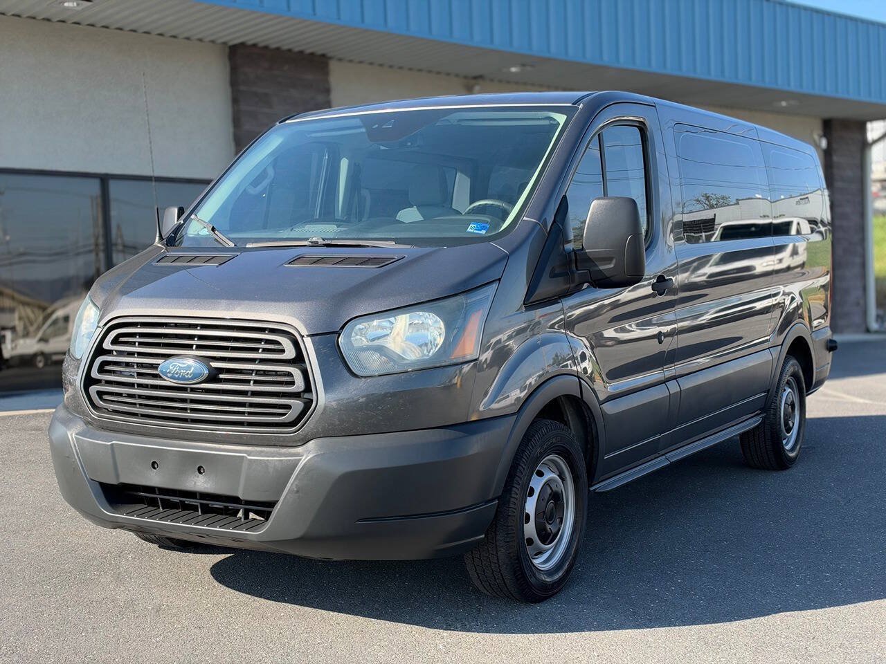 Used 2017 Ford Transit 150 XL RWD image 2