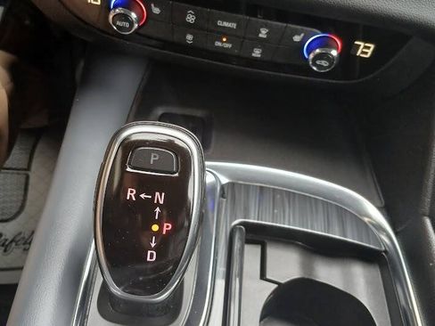 Used 2018 Buick Enclave Essence FWD image 25