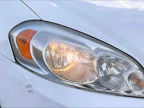 Used 2011 Chevrolet Impala LT w/ Luxury Edition Package FWD image 32