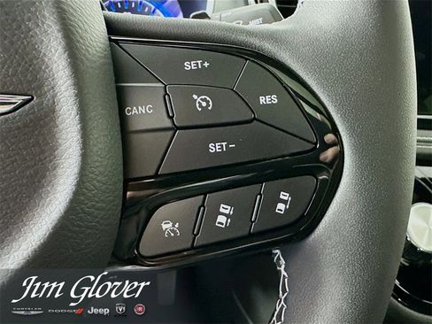 New 2026 Chrysler Pacifica Limited w/ S Appearance Package image 30