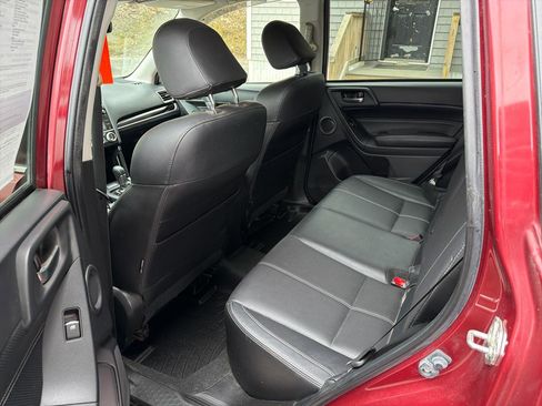 Used 2017 Subaru Forester 2.5i Touring image 8