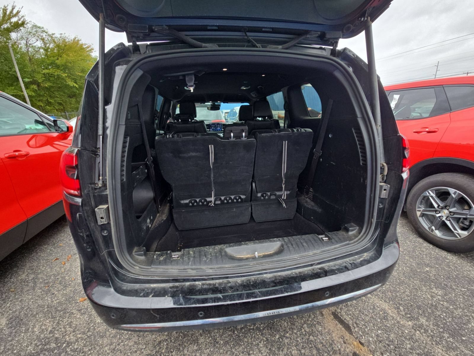 Used 2025 Chrysler Pacifica Select FWD image 19