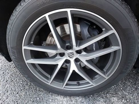 Used 2023 Porsche Macan Base image 21