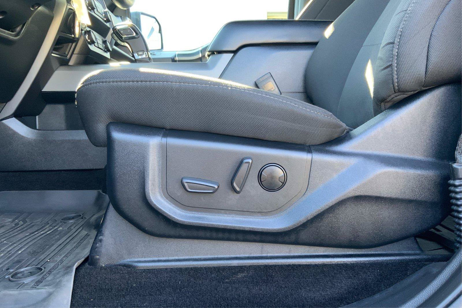 Used 2019 Ford F150 XLT w/ Equipment Group 302A Luxury AWD/4WD image 19