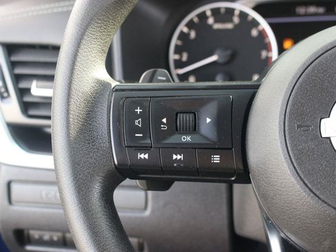 Used 2023 Nissan Rogue S AWD/4WD image 18