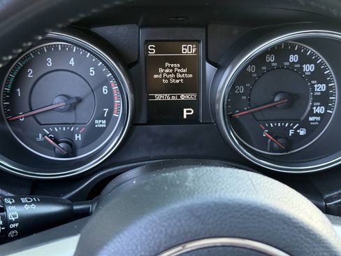 Used 2013 Jeep Grand Cherokee Altitude image 23