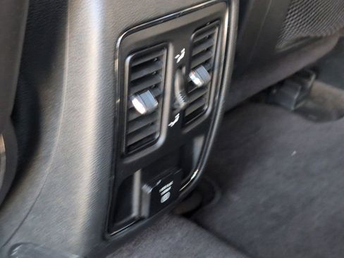 Used 2018 Jeep Grand Cherokee Altitude image 26