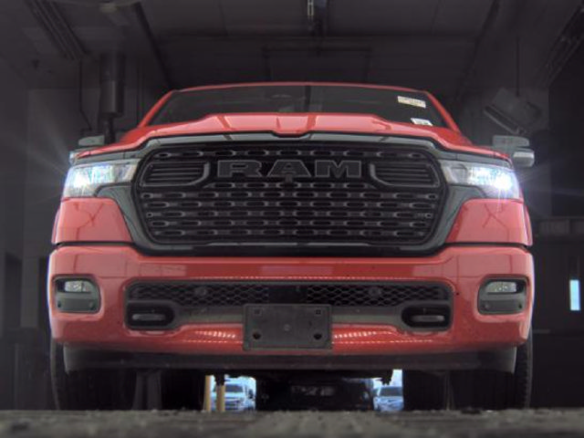 Used 2025 RAM 1500 Big Horn AWD/4WD image 3
