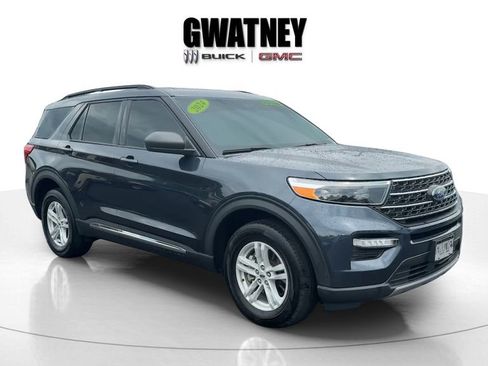 Used 2024 Ford Explorer XLT w/ Equipment Group 202A AWD/4WD image 2