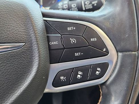 Used 2022 Chrysler Pacifica Pinnacle FWD image 14
