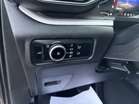 Used 2023 Ford Explorer XLT w/ Equipment Group 202A image 12