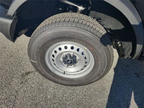 New 2025 Ford Bronco 4-Door image 9