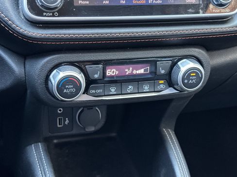 Used 2019 Nissan Kicks SR w/ SR Premium Package FWD image 19