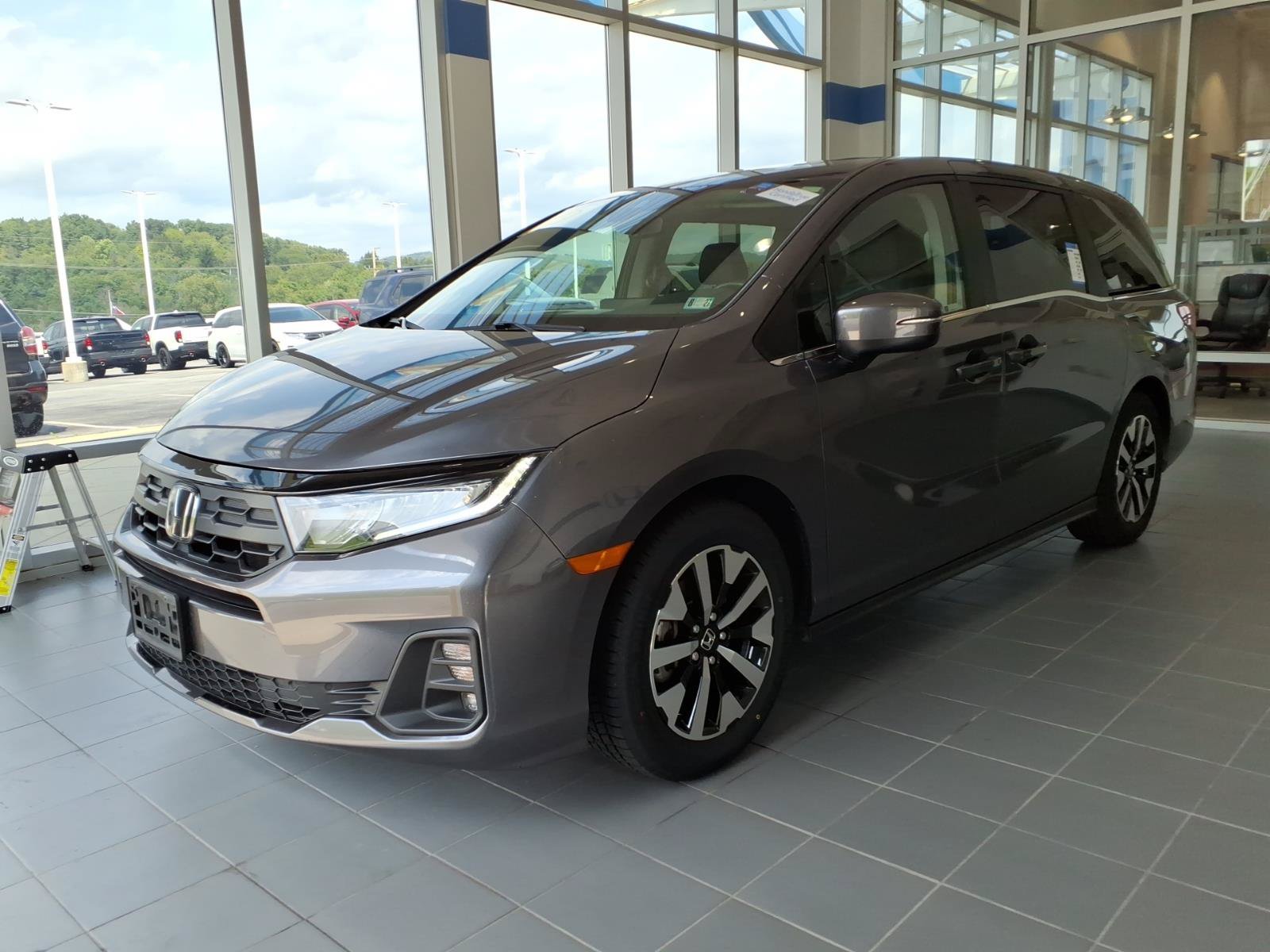 Certified 2025 Honda Odyssey EX-L image 9