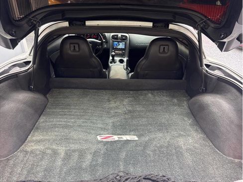 Used 2006 Chevrolet Corvette Z06 w/ Preferred Equipment Group image 16