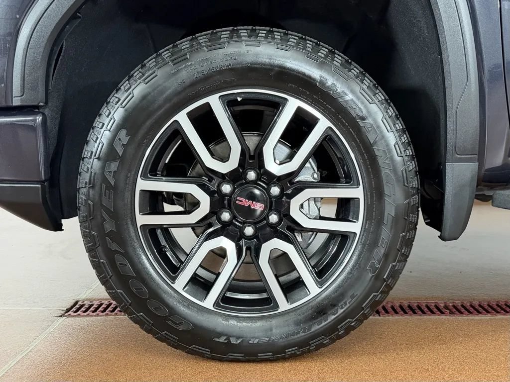Used 2022 GMC Sierra 1500 AT4 w/ AT4 Premium Package AWD/4WD image 10