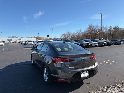 Used 2020 Hyundai Elantra SEL image 3