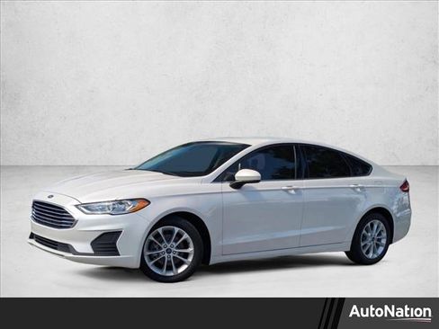 Used 2020 Ford Fusion SE image 1
